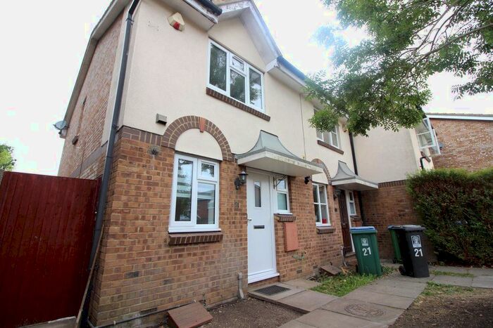 2 Bedroom Property To Rent In Avenue Terrace, Watford, WD19