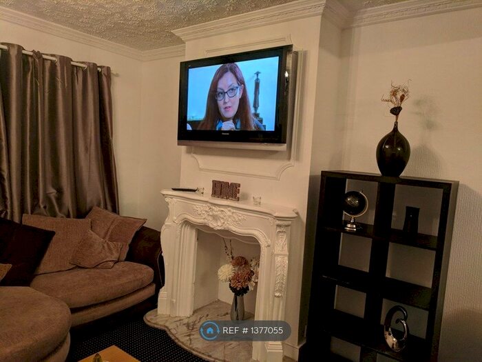 3 Bedroom Terraced House To Rent In Manor Road, London, E17