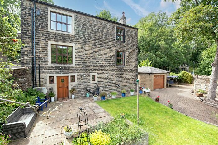 4 Bedroom Detached House For Sale In Otley Road, East Morton, West Yorkshire, BD20