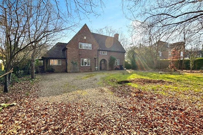 3 Bedroom Detached House For Sale In Old Bath Road, Sonning, Reading, RG4