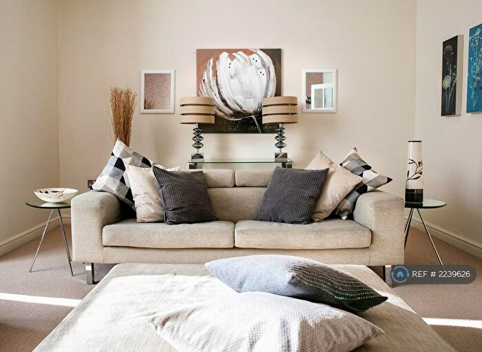 2 Bedroom Flat To Rent In Grove Road, Harrogate, HG1