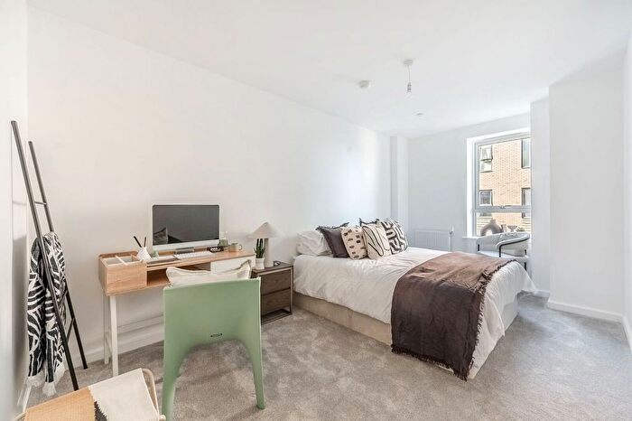 1 Bedroom Flat For Sale In South Oxhey Central, Watford, WD19