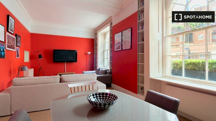 3 Bedroom Flat To Rent In Connaught Square, W2
