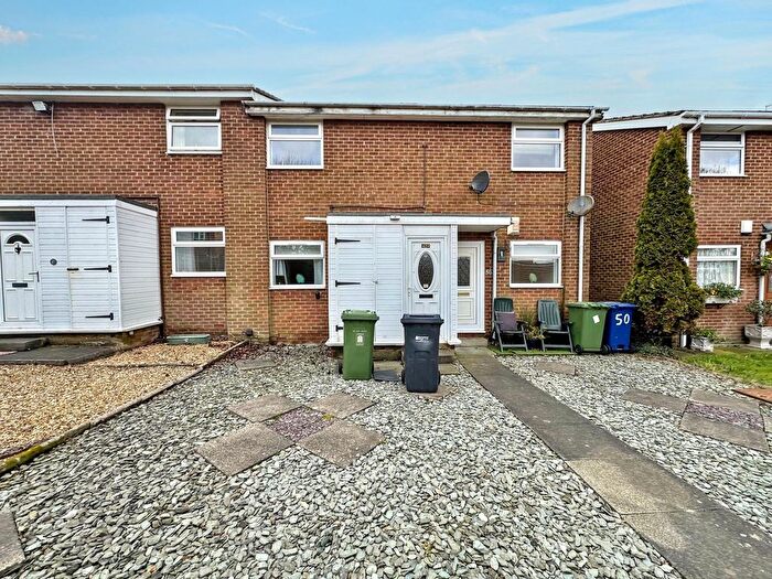 2 Bedroom Flat To Rent In Longwood Close, Sunniside, Newcastle Upon Tyne, NE16