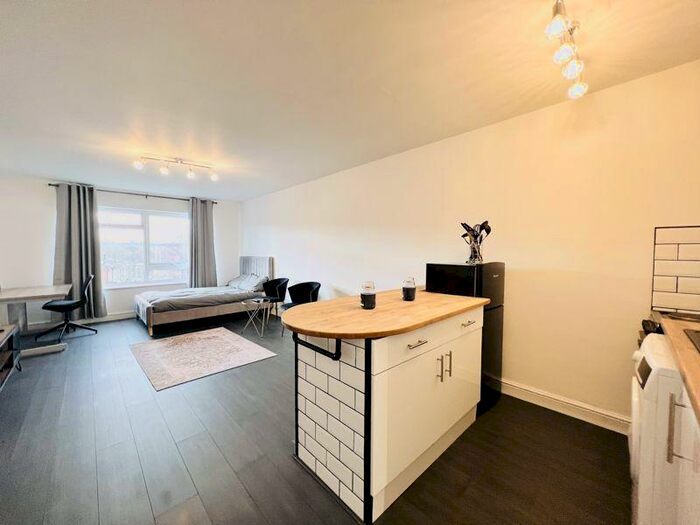 Apartment To Rent In Alexandra Street, Maidstone, ME14