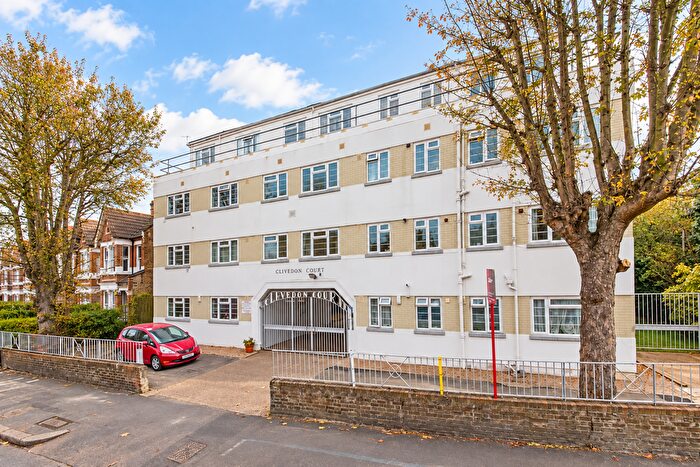2 Bedroom Flat For Sale In Clive Road, London, SE21