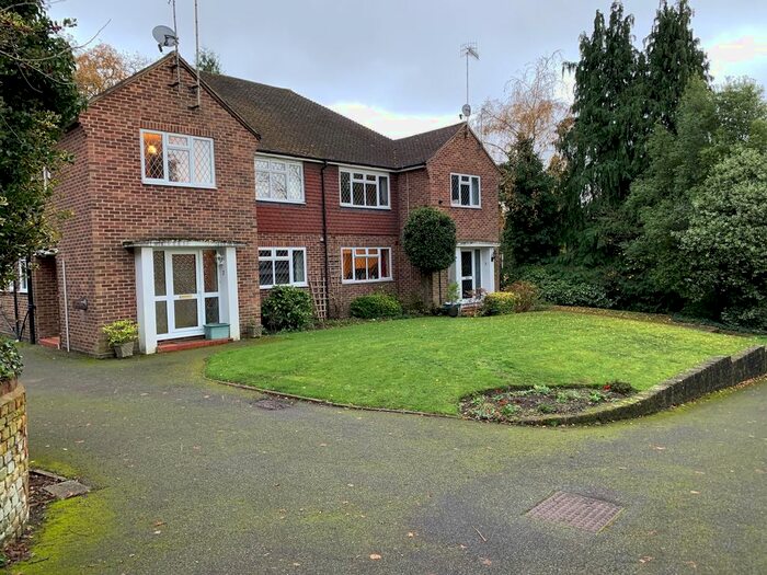 1 Bedroom Maisonette To Rent In Oak Hill Grove, Surbiton, KT6