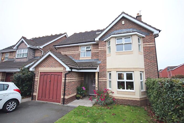 6 Bedroom Detached House For Sale In Sheepscroft, Chippenham, SN14