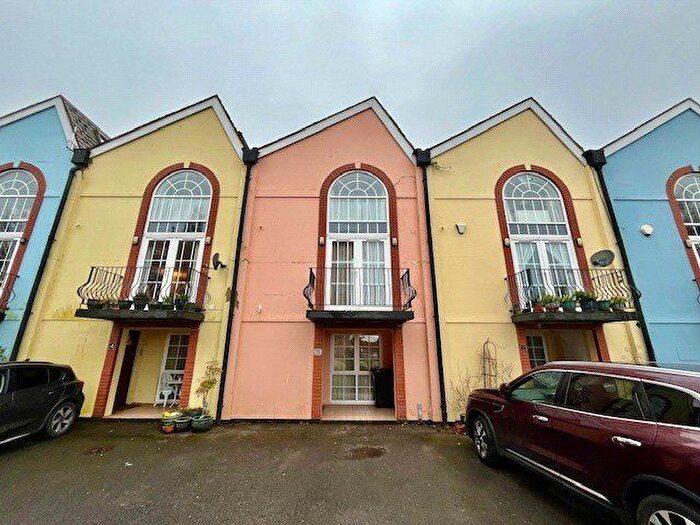 3 Bedroom Terraced House To Rent In Holyrood Street, Chard, Somerset, TA20