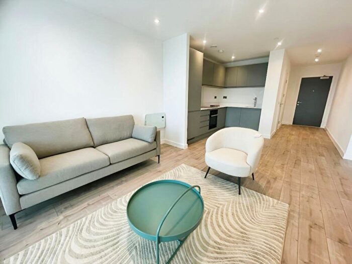 2 Bedroom Apartment To Rent In Victoria House, M4