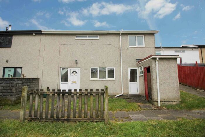 3 Bedroom Semi-Detached House To Rent In Buarth-Y-Capel Ynysybwl, CF37