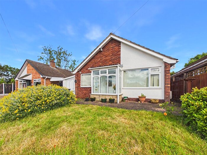 2 Bedroom Bungalow For Sale In Alder Close, Worcester, Worcestershire, WR3