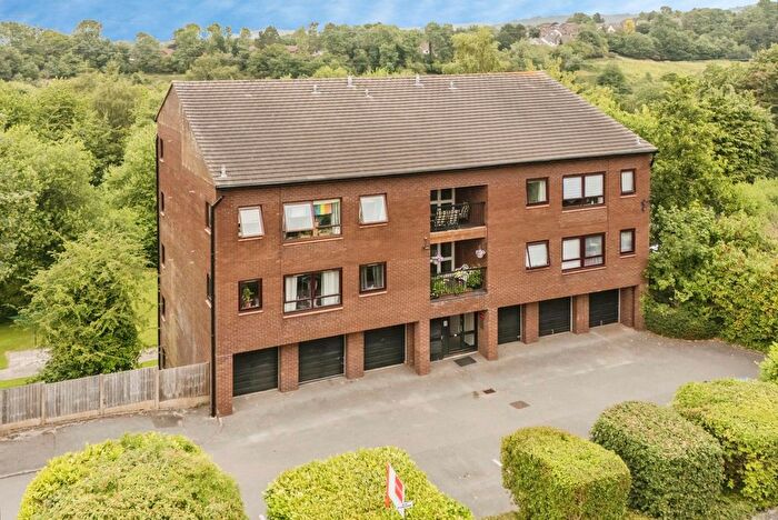 2 Bedroom Flat For Sale In Abbey Road, Macclesfield, Cheshire, SK10
