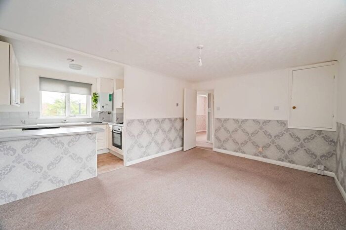 2 Bedroom Maisonette To Rent In Leamouth Road, Beckton, London, E6