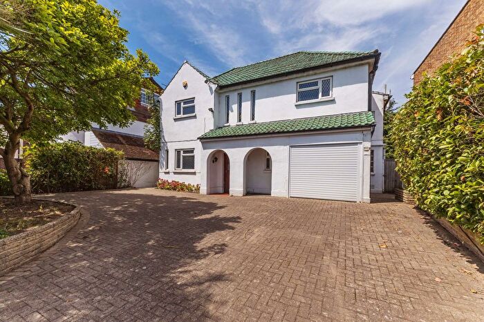 5 Bedroom Detached House For Sale In Ditton Road, Langley, SL3