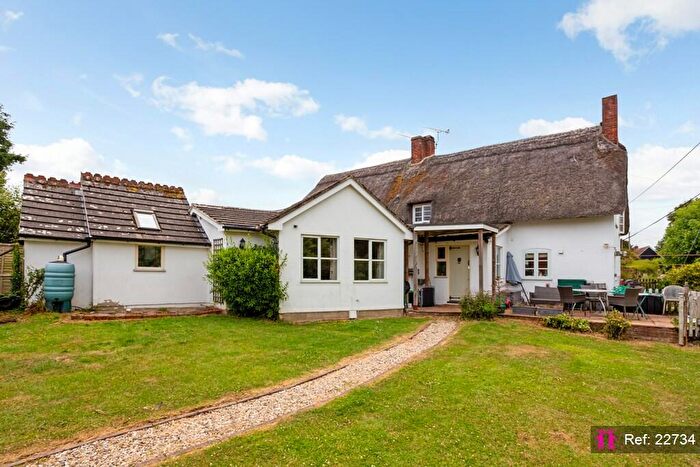 3 Bedroom Semi-Detached House For Sale In Winterslow, Salisbury, SP5