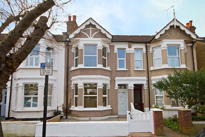 3 Bedroom Property To Rent In Drayton Avenue, West Ealing, W13