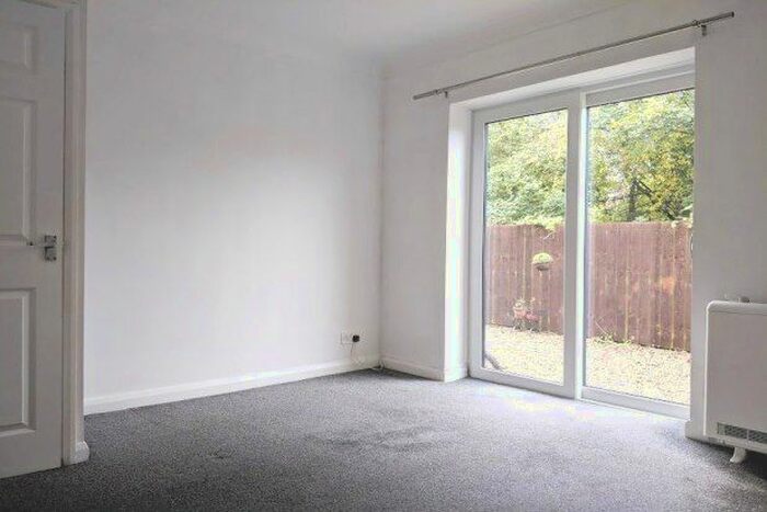 2 Bedroom Flat To Rent In Earls Court, Croft Road, Stockton-On-Tees TS16