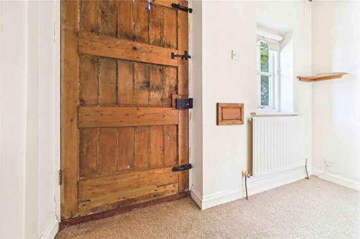 3 Bedroom Semi-Detached House For Sale In Palmers Lane, Burghfield Common, Reading, RG7