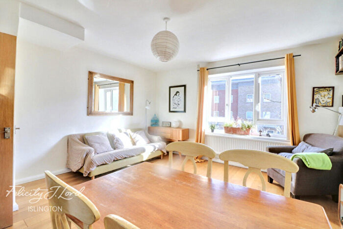 2 Bedroom Apartment To Rent In Nightingale Road, London, N1