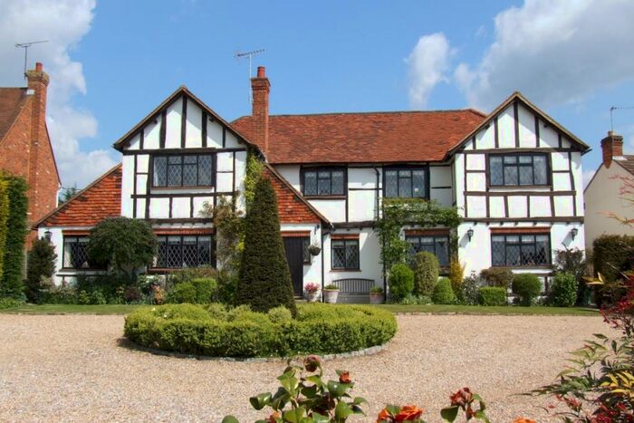 4 Bedroom Detached House To Rent In Pump Lane North, Marlow, SL7