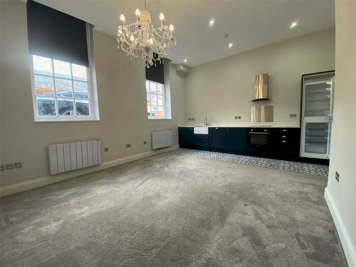 1 Bedroom Flat To Rent In Lichfield Road, Sutton Coldfield, B74