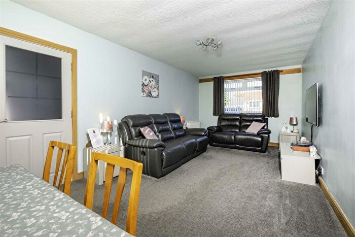 3 Bedroom Terraced House For Sale In Lewis Terrace, Dundee, DD4