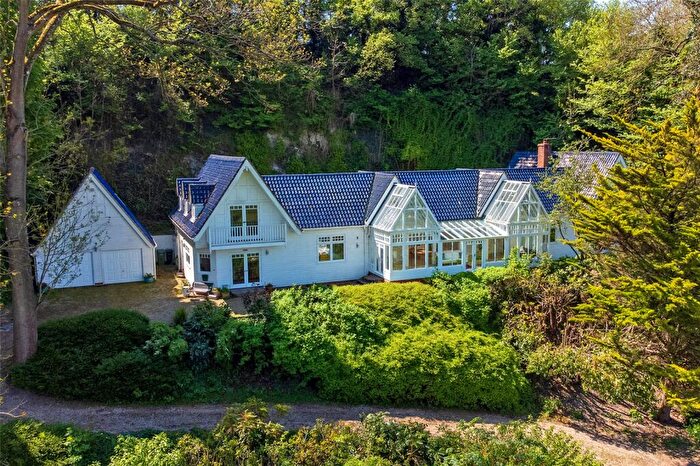 4 Bedroom Detached House To Rent In Shillingford Hill, Wallingford, Oxfordshire, OX10