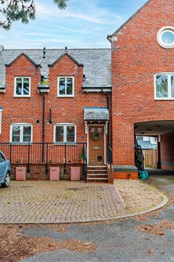2 Bedroom End Of Terrace House To Rent In College Gate, Cheltenham, Gloucestershire, GL53