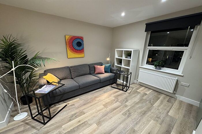 1 Bedroom Flat To Rent In Wollaton Rd, Beeston, NG9