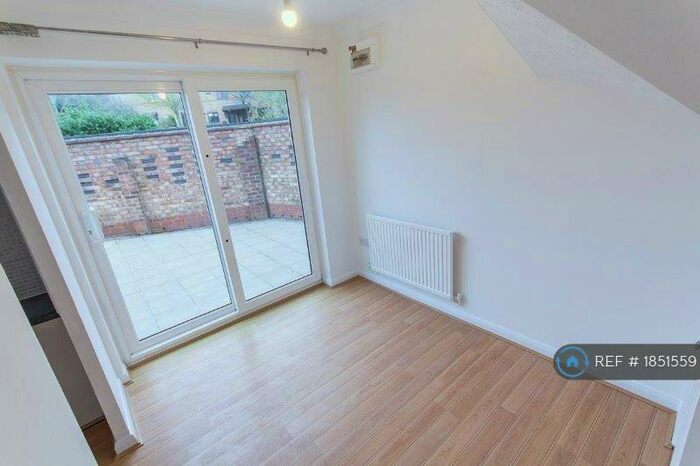 2 Bedroom End Of Terrace House To Rent In Bishops Drive, Oakwood, Derby, DE21