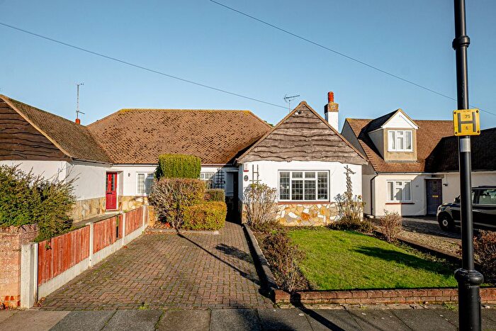 3 Bedroom Semi-Detached Bungalow For Sale In Leighwood Avenue, Leigh-On-Sea, SS9