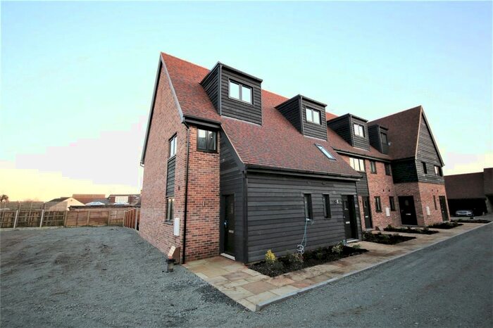 4 Bedroom End Of Terrace House To Rent In James Court, Stanford Road, Stanford-Le-Hope, Essex, SS17