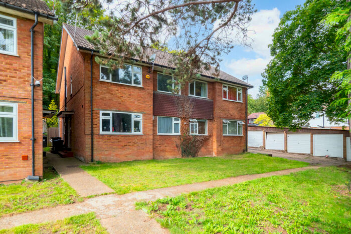 2 Bedroom Maisonette To Rent In Dale Road, Purley, CR8