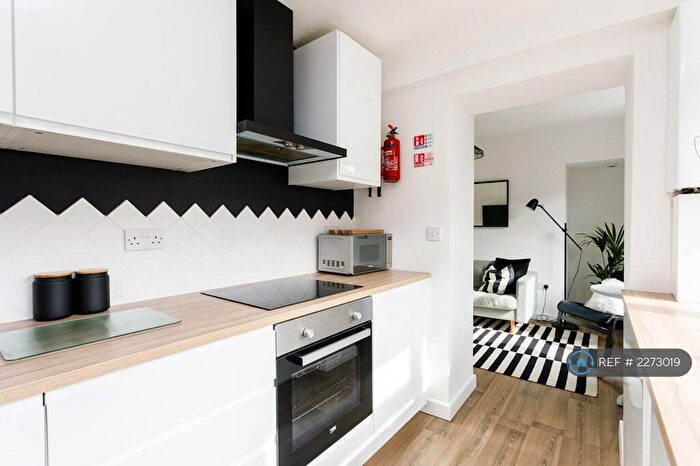 3 Bedroom Terraced House To Rent In Bayview Terrace, Swansea, SA1