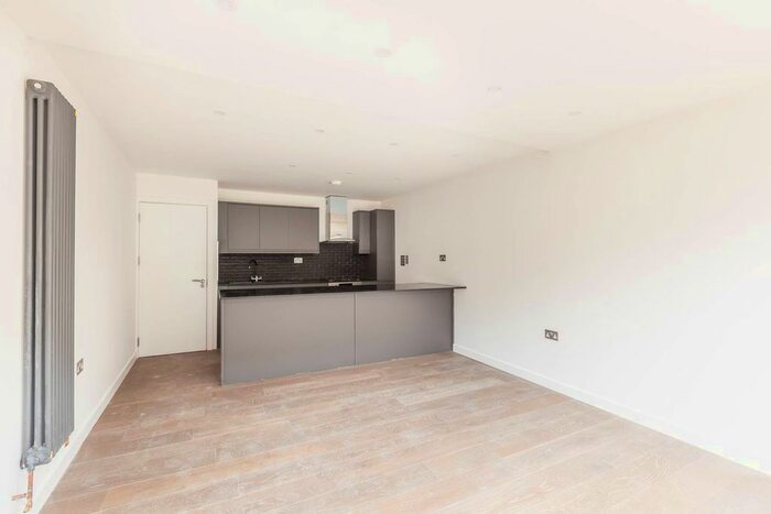 1 Bedroom Flat To Rent In Bethnal Green Road, Shoreditch, London, E2