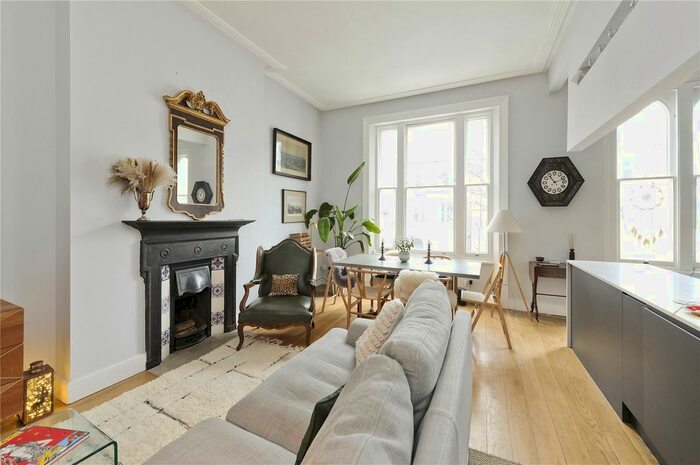2 Bedroom Flat To Rent In Sinclair Road, London, W14