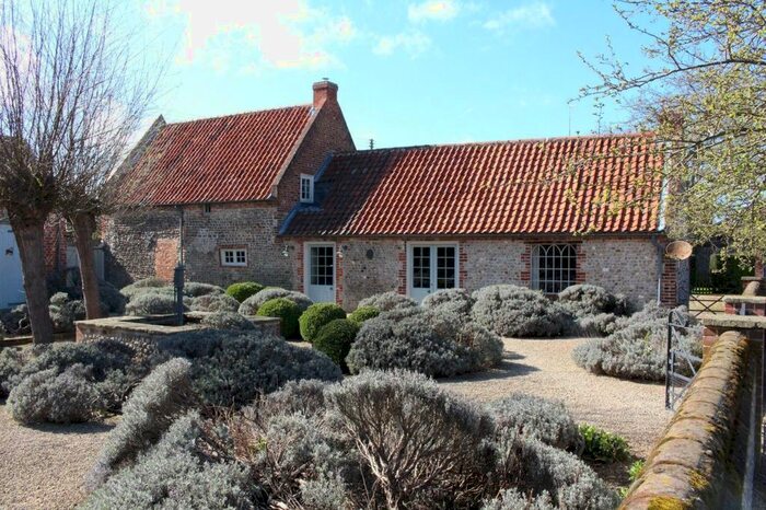 2 Bedroom Detached House To Rent In Blakeney Road, Holt, Norfolk, NR25