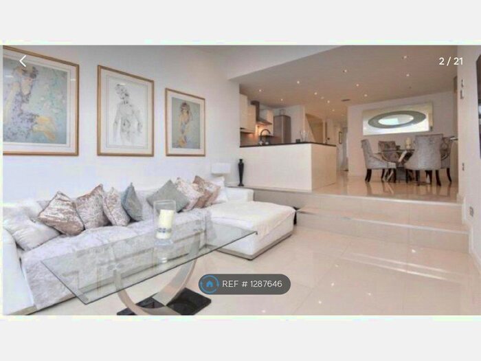 4 Bedroom Terraced House To Rent In Weybridge, Weybridge KT13