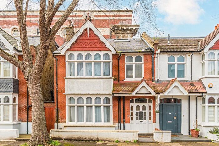 4 Bedroom Semi Detached House For Sale In Merton Avenue, Chiswick, W4