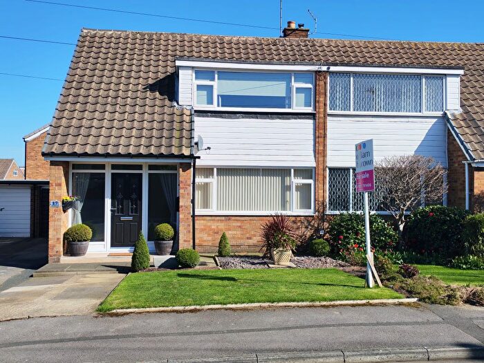 3 Bedroom Semi Detached House For Sale In Houndhill Lane, Featherstone, Pontefract, WF7