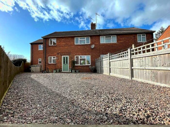 4 Bedroom Semi-Detached House For Sale In Lovett Road, Byfield, NN11