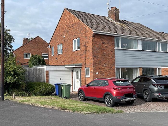 3 Bedroom Semi-Detached House For Sale In Wollaston, DY8