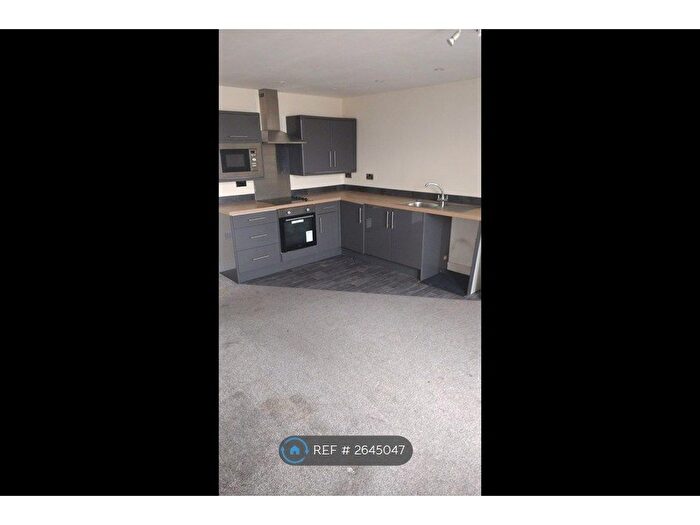 1 Bedroom Flat To Rent In The Plane Tree, Burnley, BB11