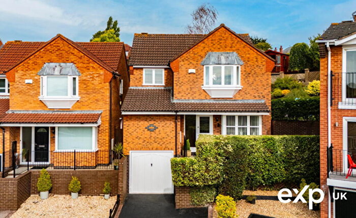 4 Bedroom Detached House For Sale In Poplar Close, Carlton, Nottingham, NG4