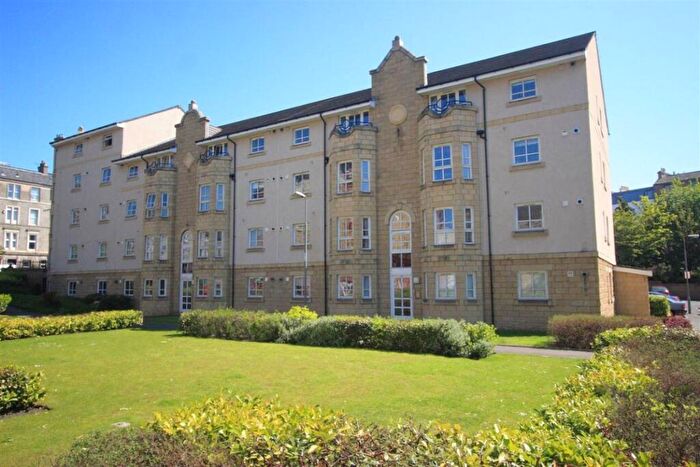2 Bedroom Flat To Rent In McDonald Road, Leith Walk, Edinburgh, EH7