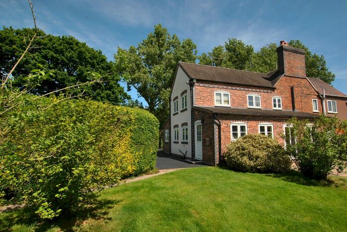 3 Bedroom Semi-Detached House For Sale In Hazels Road, Shawbury, Shrewsbury, Shropshire, He., SY4