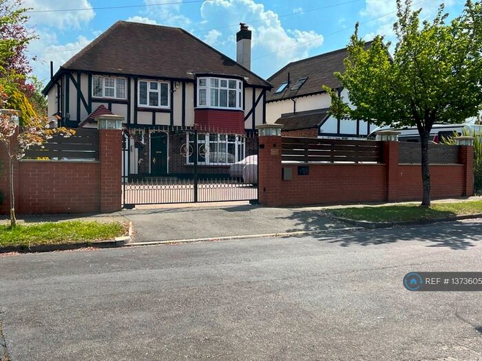 4 Bedroom Detached House To Rent In Downs Wood, Epsom, KT18