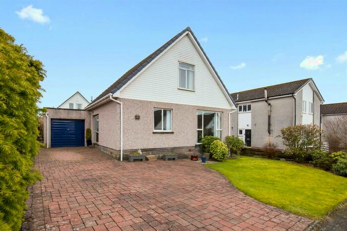 4 Bedroom Detached House For Sale In Upper Kinneddar, Saline, KY12