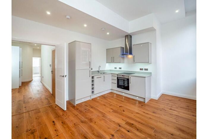 2 Bedroom Flat To Rent In Seren Court, Nottingham, NG1